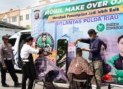 Ditlantas Polda Riau Menyediakan Layanan Pangkas Rambut Gratis Bagi Ojol Yang Tertib Lalu Lintas