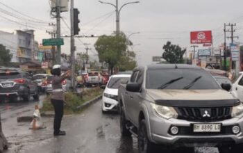 Diguyur Hujan, Ditlantas Polda Riau Tetap Siaga Urai Kemacetan di Pekanbaru