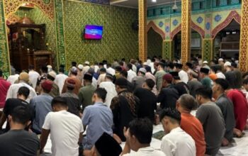 Malam Pertama Ramadan, Ratusan Warga Binaan Lapas Pekanbaru Khusyuk Jalani Tarawih