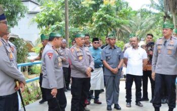 Pastikan Progres Infrastruktur, Kapolda Riau Kunjungi Pembangunan Jembatan di XIII Koto Kampar