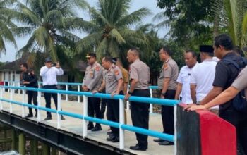 Jelang Peresmian, Kapolda Riau Cek Langsung Jembatan Merah Putih Presisi di Kampar