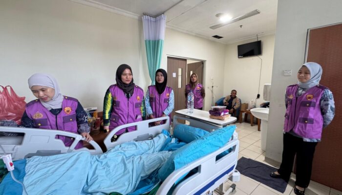 Polda Riau Berikan Trauma Healing untuk Korban Penganiayaan Mahasiswi UIN Suska