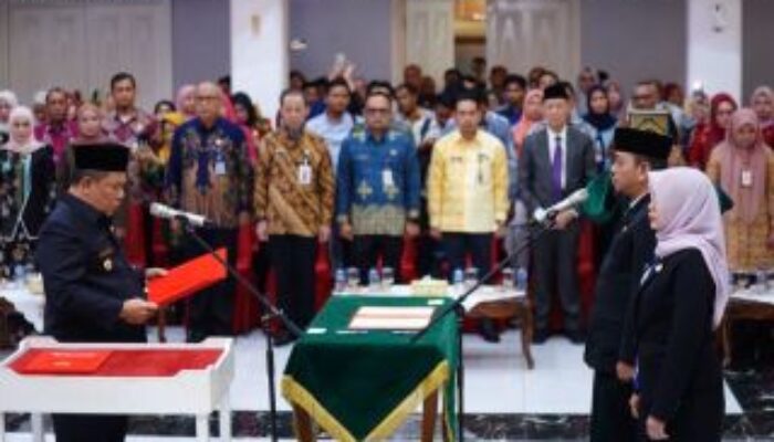 Plt Gubernur Riau Lantik Dua Pejabat Eselon II