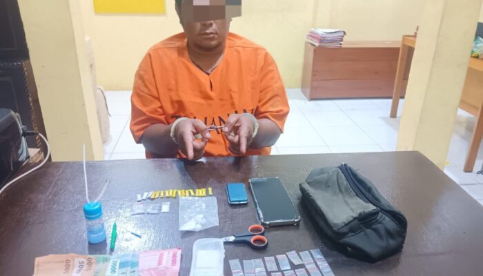Tunggu Pembeli di Rumah Kosong, Pengedar Sabu Dibekuk Polsek XIII Koto Kampar