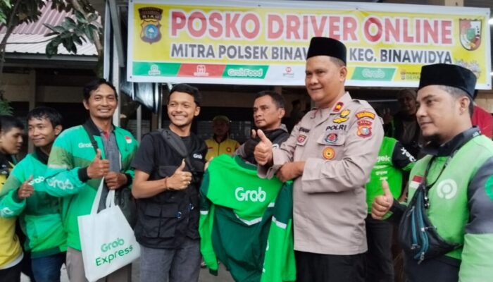 Kapolsek Binawidya Resmikan Posko Ojol, Buka Puasa Bersama Anak Yatim dan Driver Online
