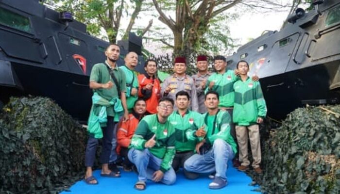 Buka Puasa Bersama di Mako Brimob, Kapolda Riau Rangkul Ojol dan Mahasiswa