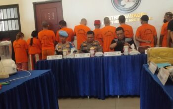 Polda Riau Musnahkan 1,7 Kg Sabu dan 2,83 Kg Ganja, 10 Tersangka Diamankan
